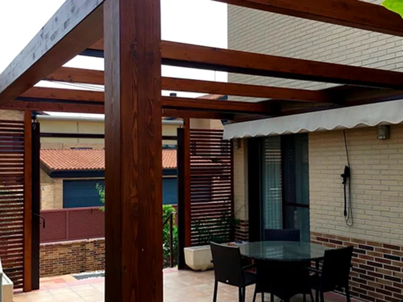 Pérgola madera terraza vivienda Semasa Cenadores para jardín en Villaviciosa de Odón