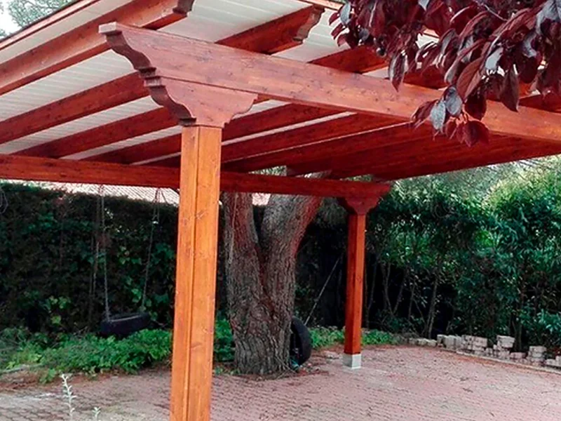 Porche madera cubierta jardín Semasa Corte de tableros a medida en Móstoles